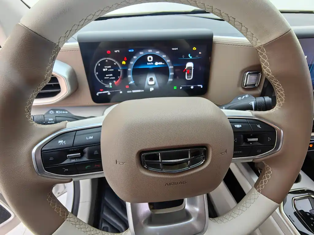 Geely Icon — фото 8
