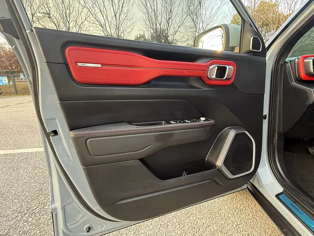 Geely Icon — фото 7