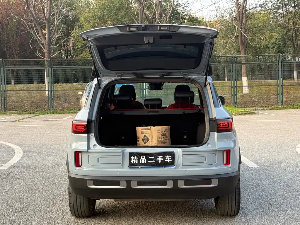 Geely Icon — фото 10
