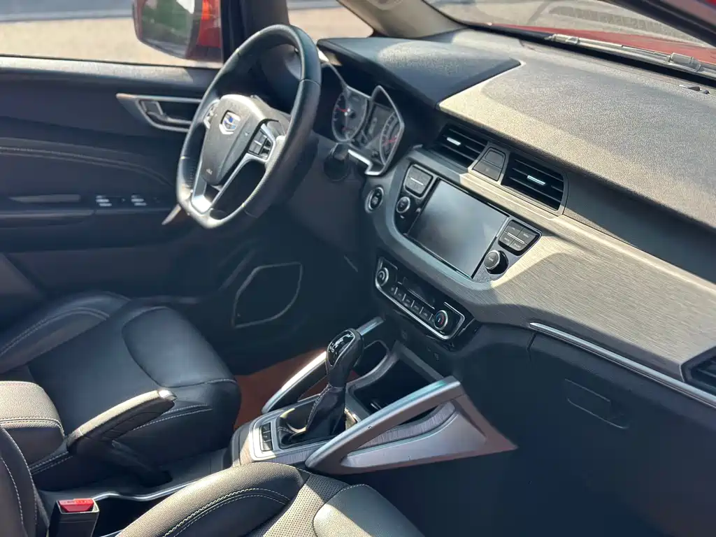 Geely Vision X3 — фото 6