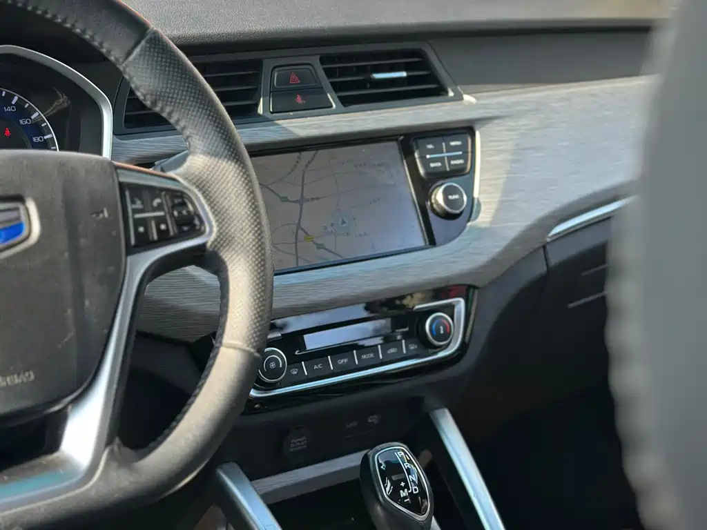 Geely Vision X3 — фото 8