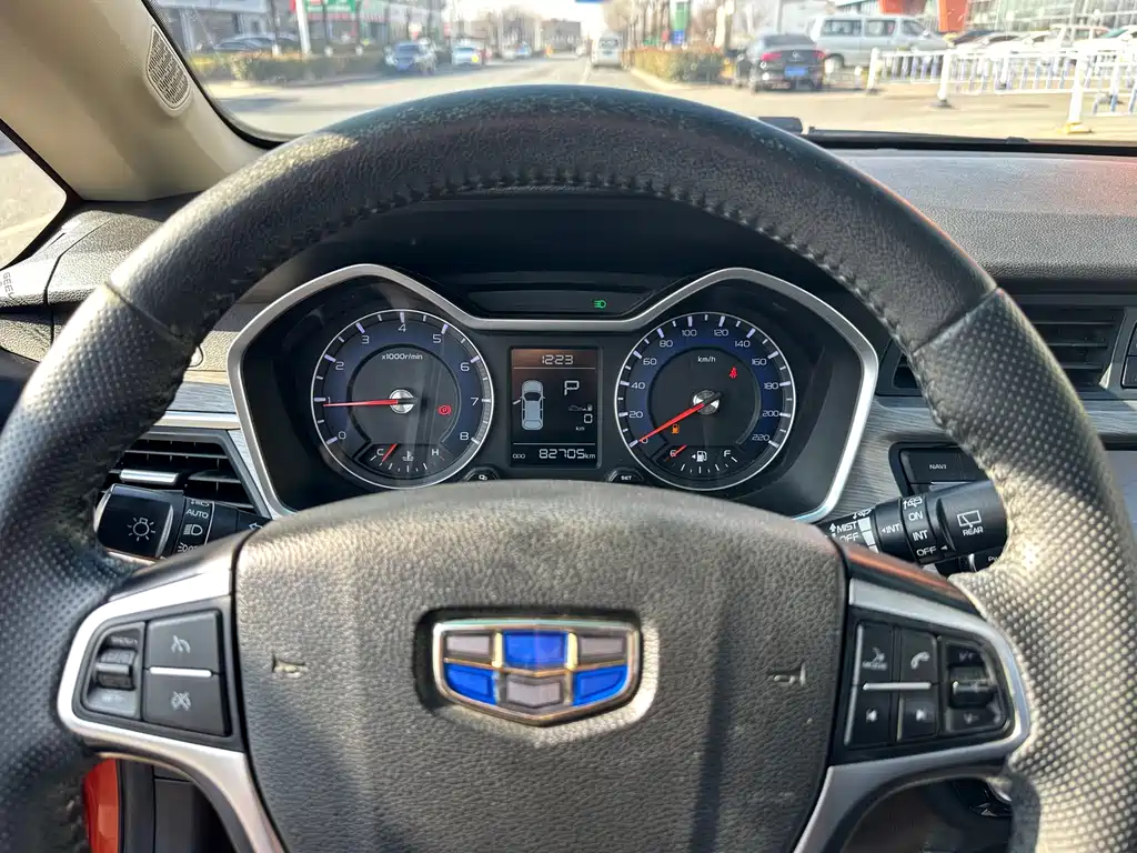 Geely Vision X3 — фото 9