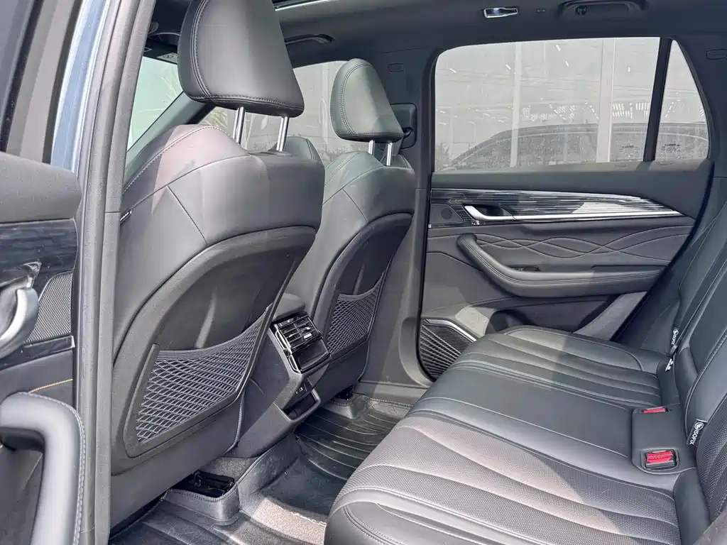 Geely Xingyue L — фото 11