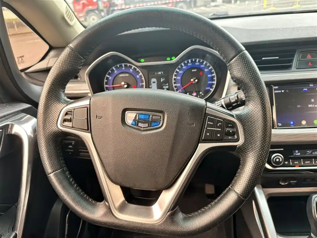 Geely Vision X3 — фото 3