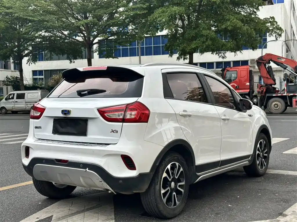 Geely Vision X3 — фото 23