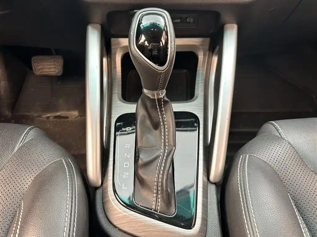 Geely Vision X3 — фото 6