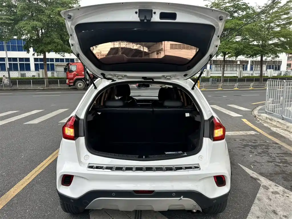 Geely Vision X3 — фото 9