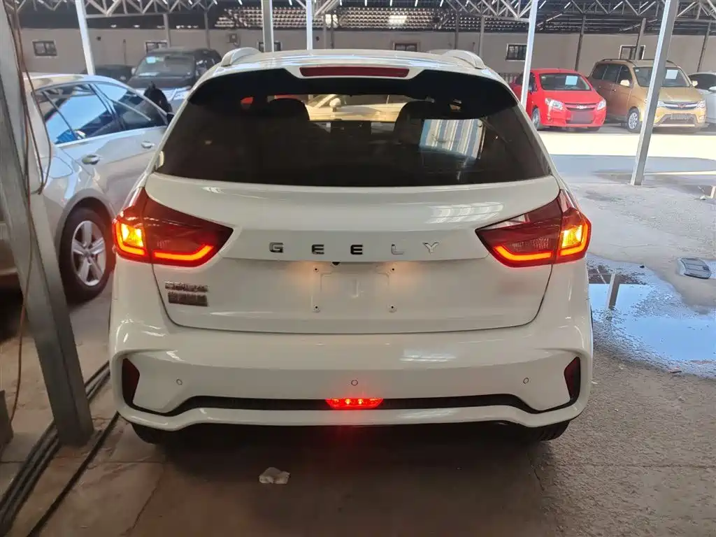 Geely Vision X3 — фото 4