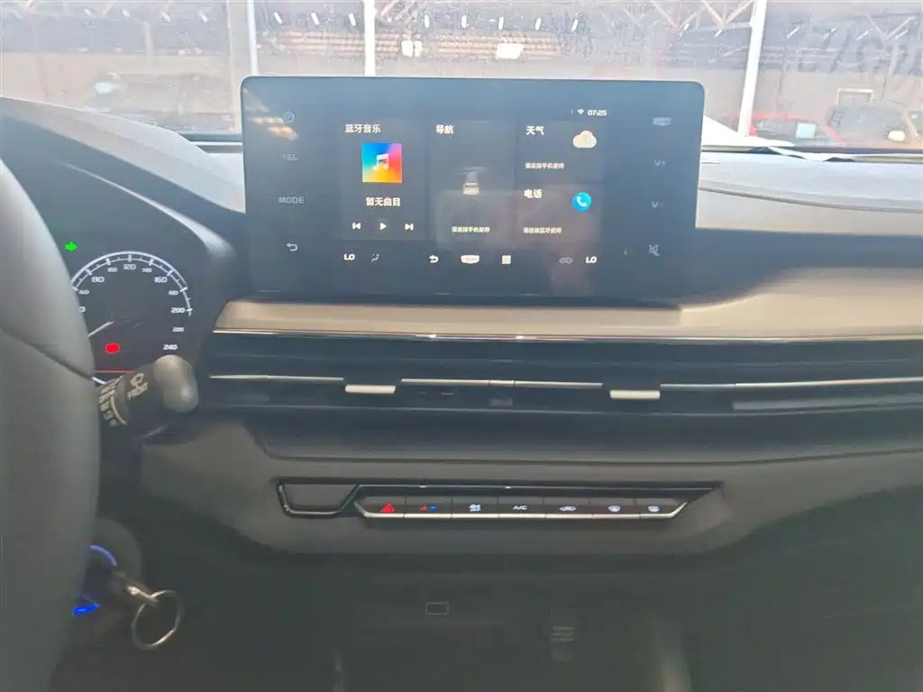 Geely Vision X3 — фото 9
