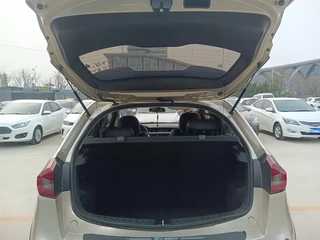 Geely Vision X3 — фото 19