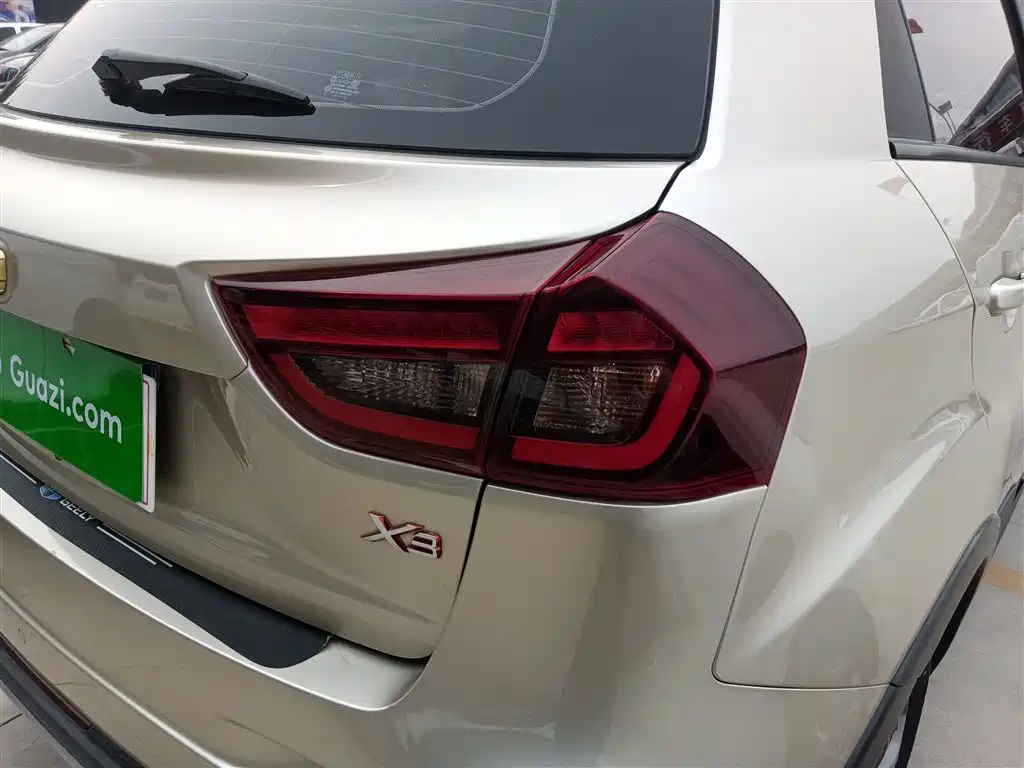 Geely Vision X3 — фото 8