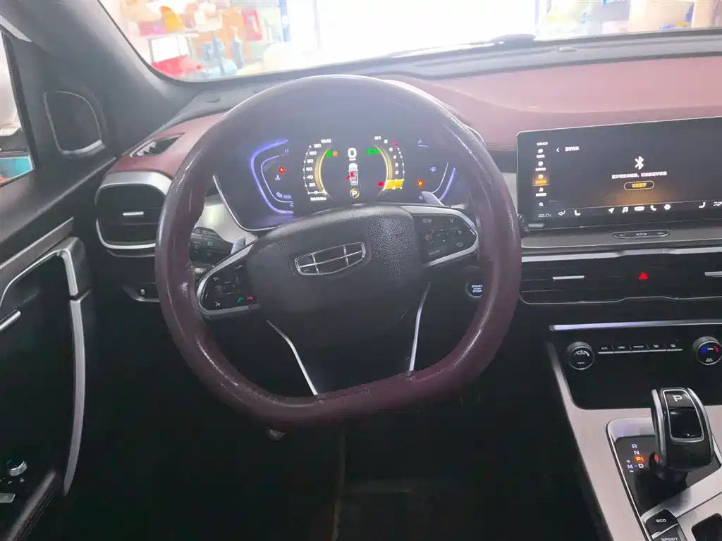 Geely Binyue — фото 11