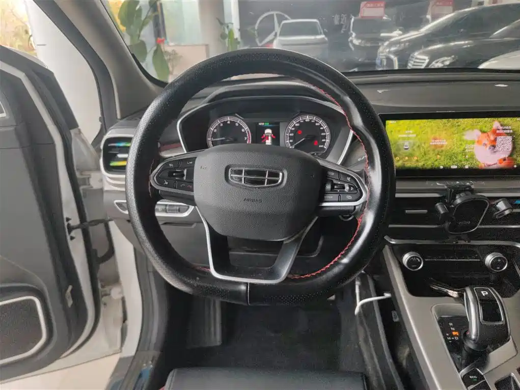 Geely Binyue — фото 11