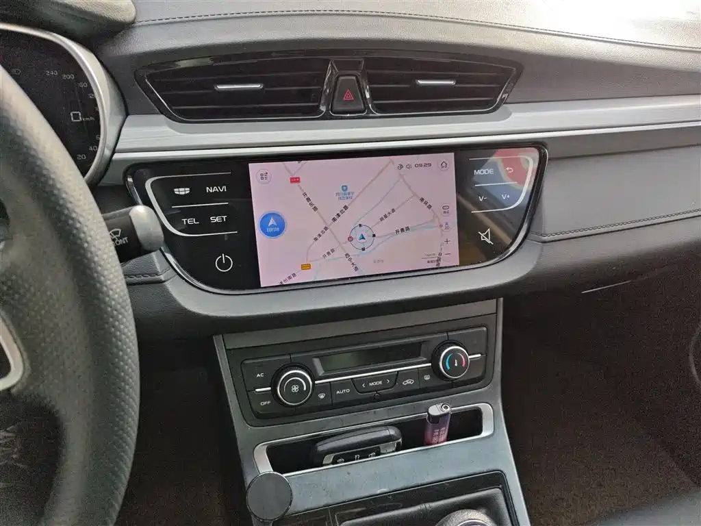 Geely Emgrand — фото 13