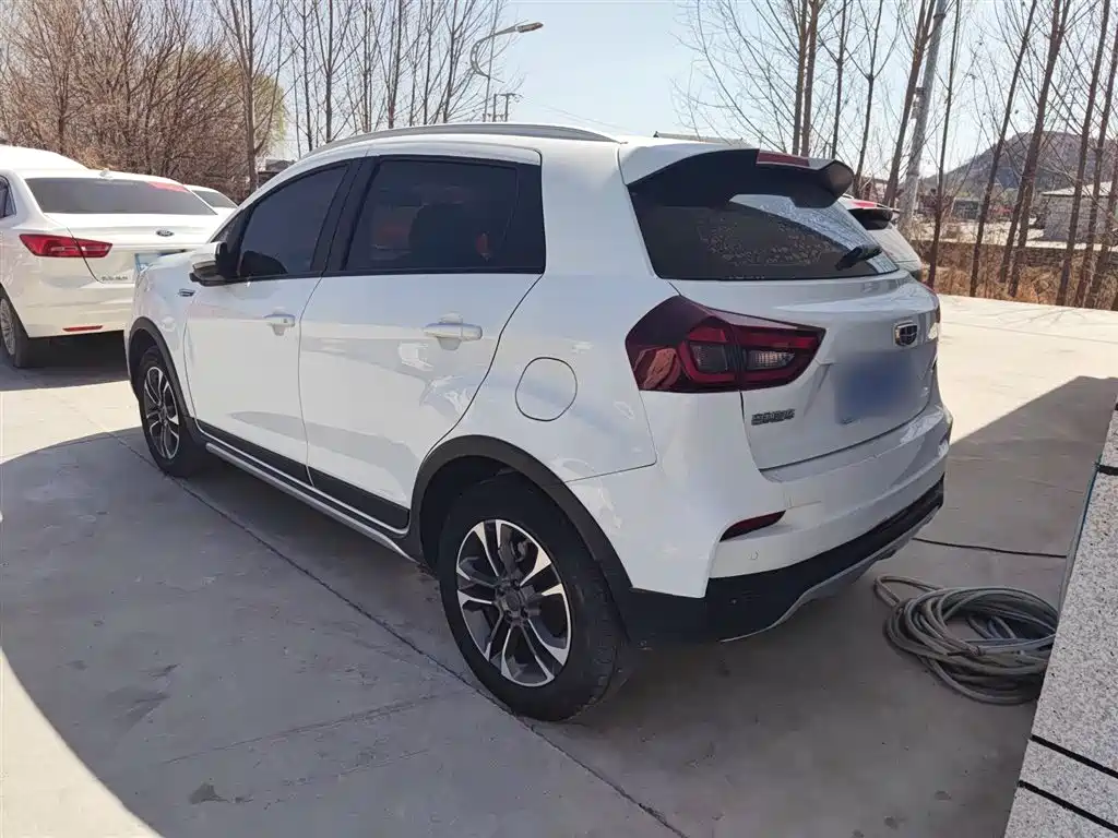 Geely Vision X3 — фото 7