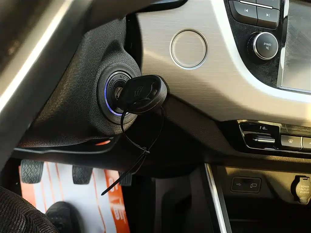 Geely Vision X3 — фото 17