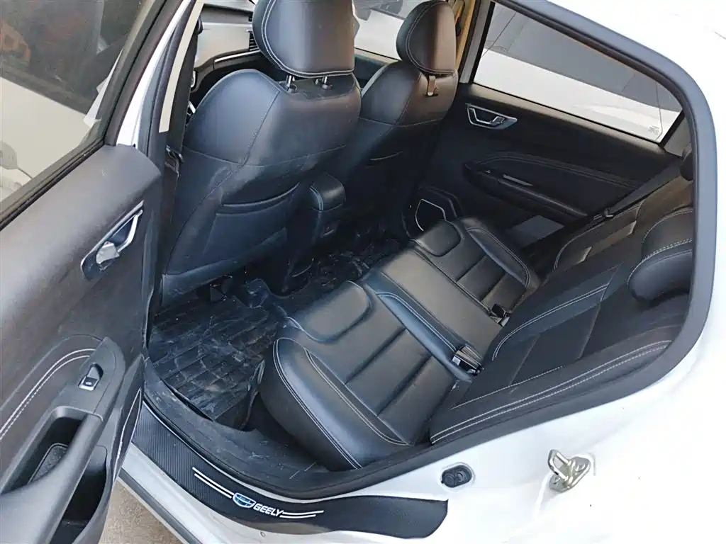 Geely Vision X3 — фото 14