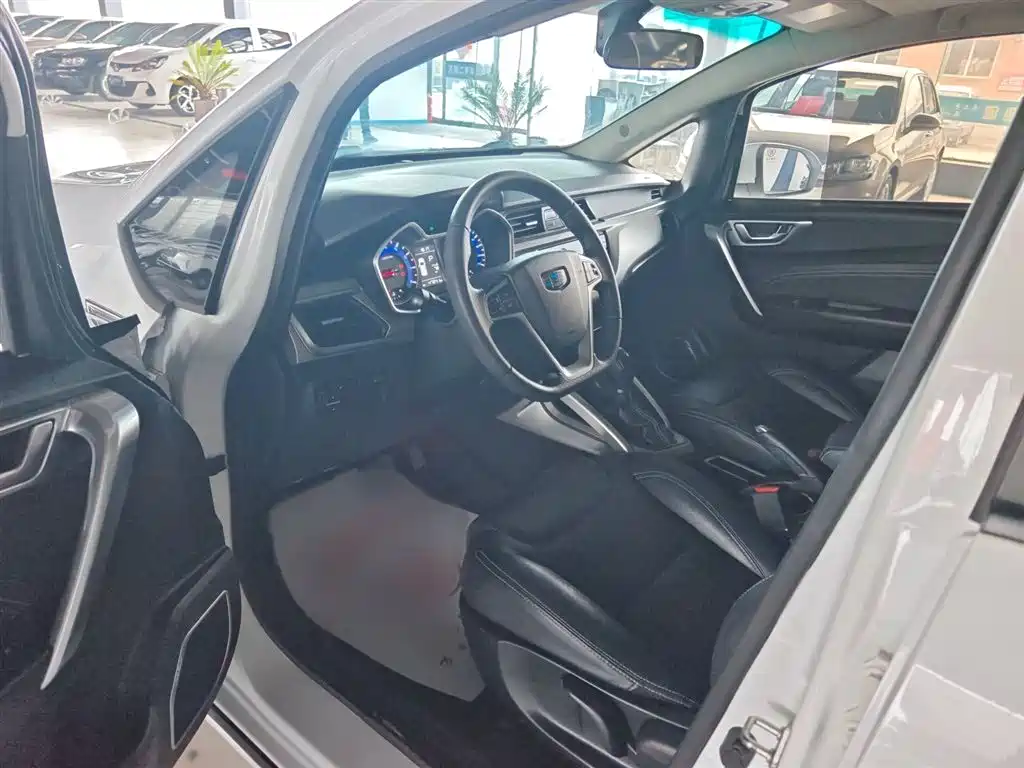 Geely Vision X3 — фото 9