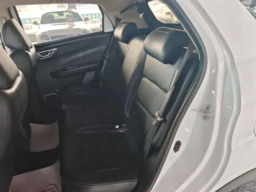 Geely Vision X3 — фото 10