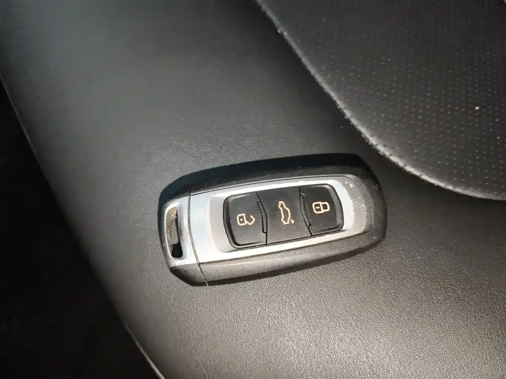 Geely Emgrand GS — фото 17