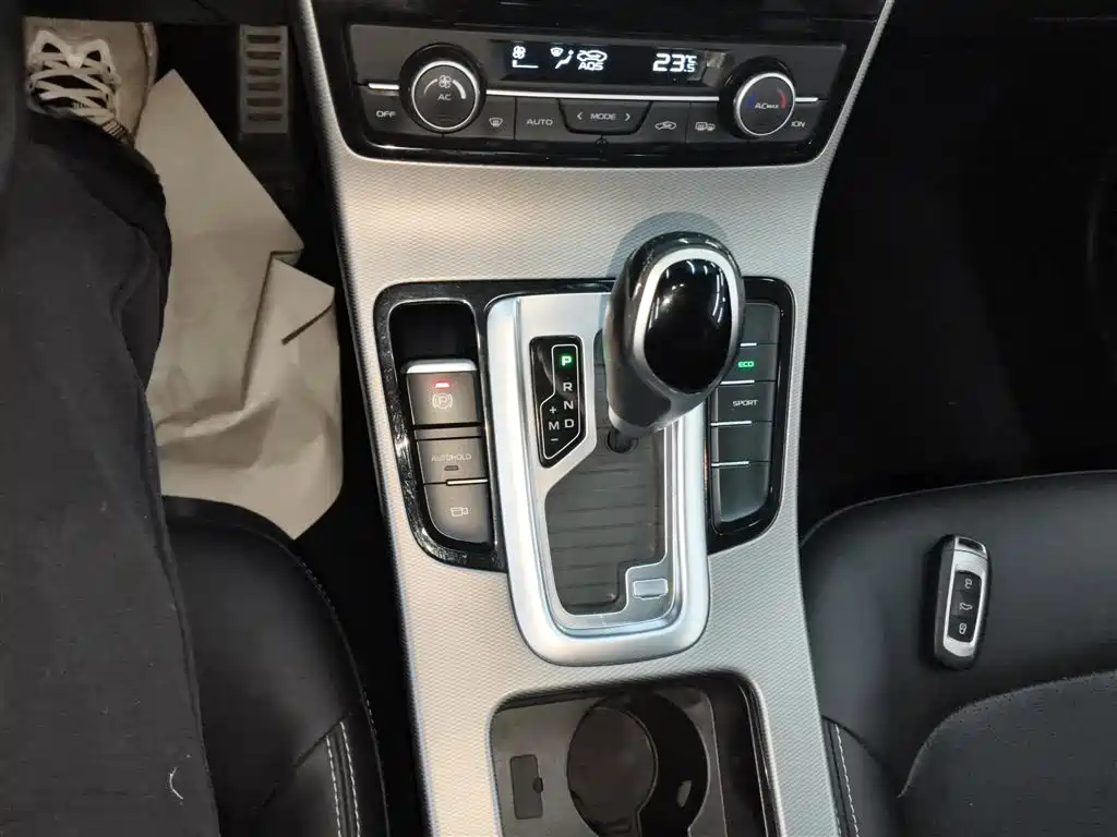 Geely Emgrand GS — фото 10