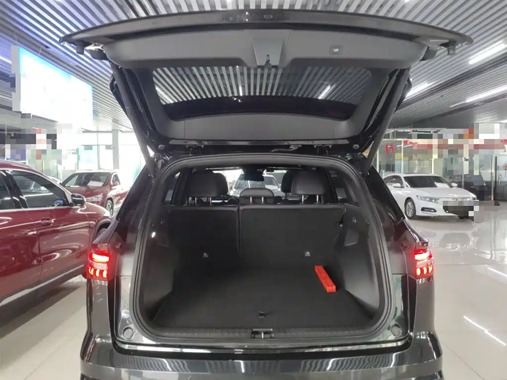 Geely Xingyue L — фото 19