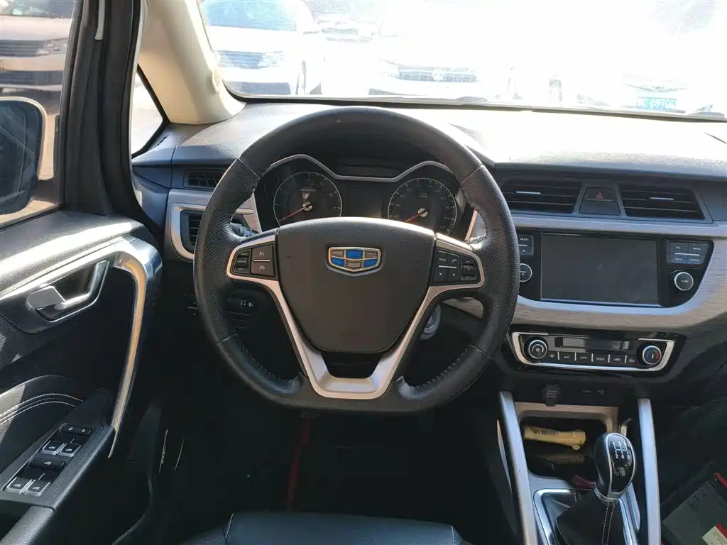 Geely Vision X3 — фото 11