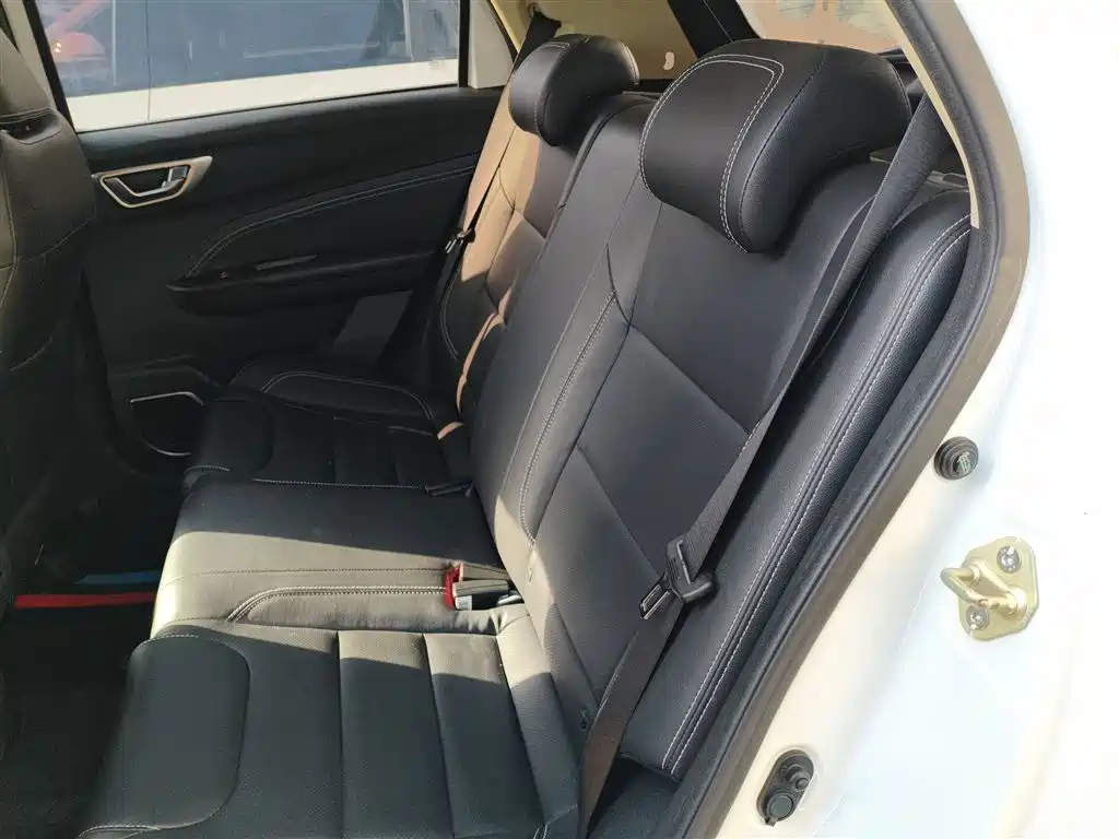 Geely Vision X3 — фото 17