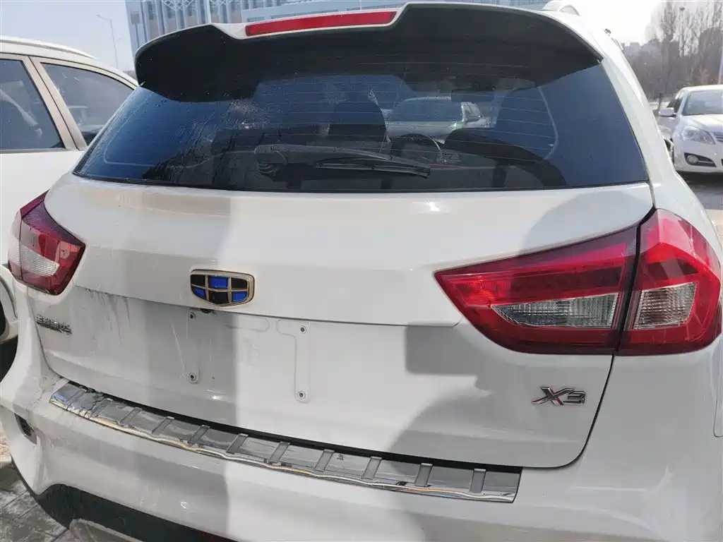 Geely Vision X3 — фото 6