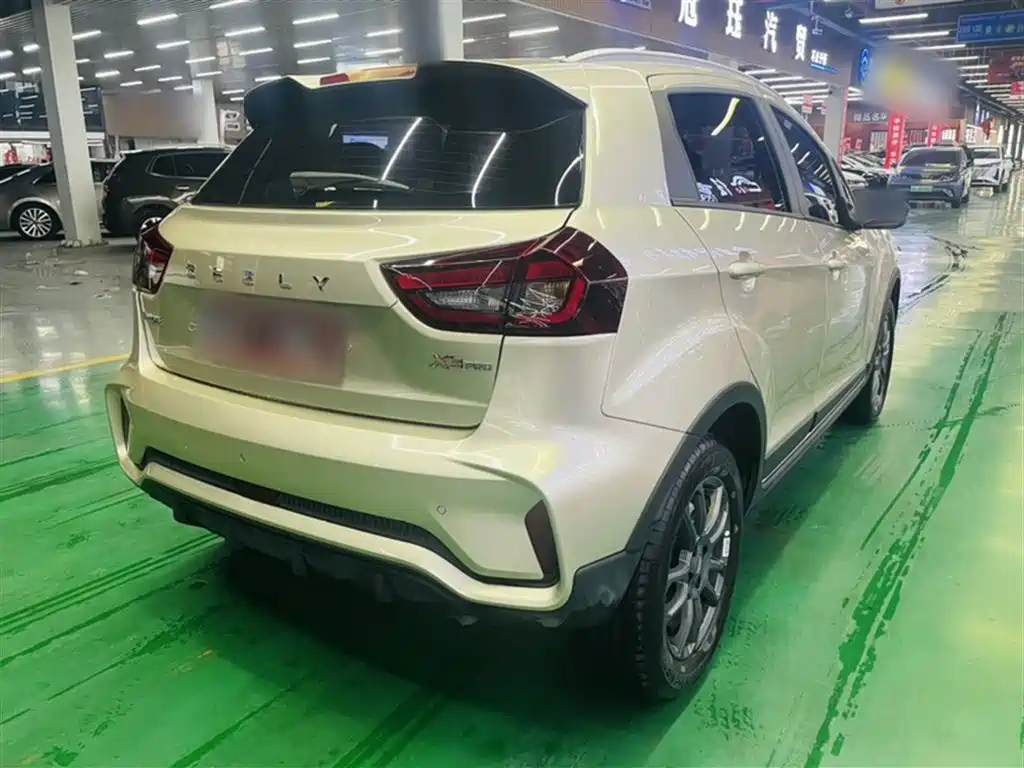 Geely Vision X3 — фото 7