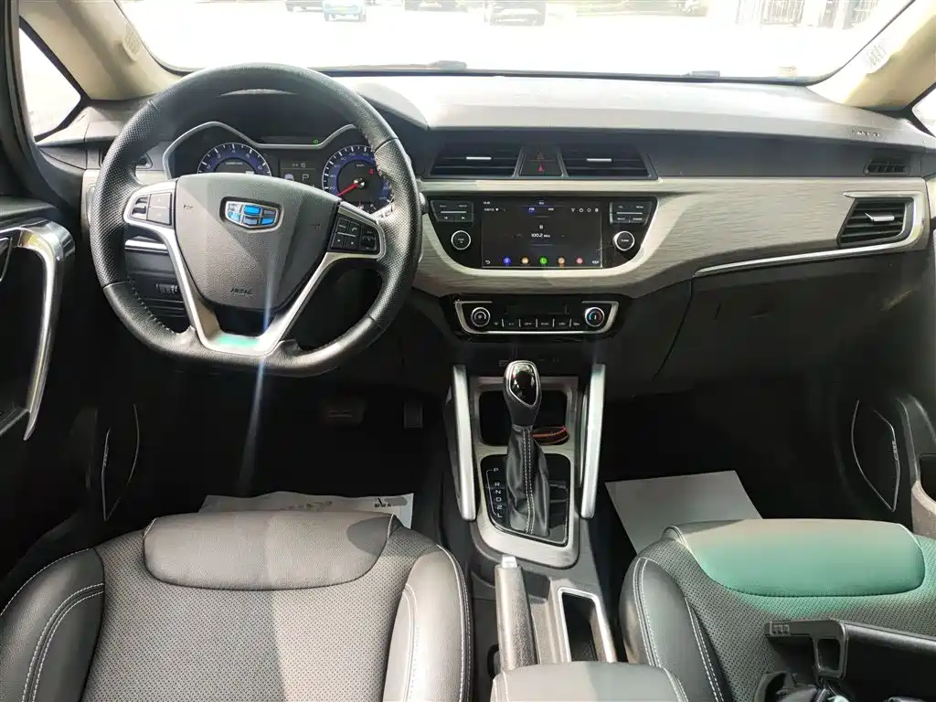 Geely Vision X3 — фото 6