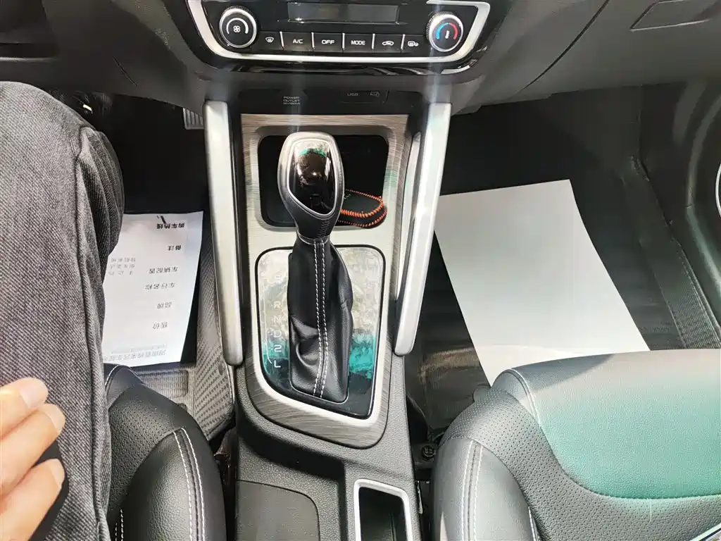Geely Vision X3 — фото 10