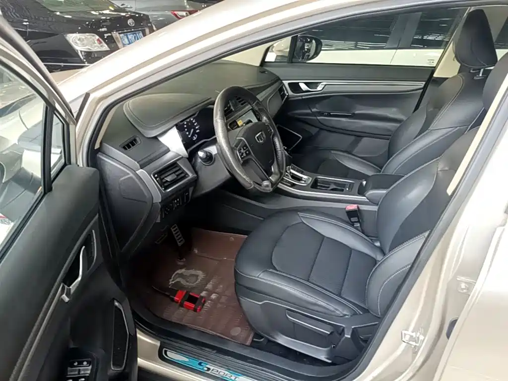 Geely Emgrand GS — фото 16