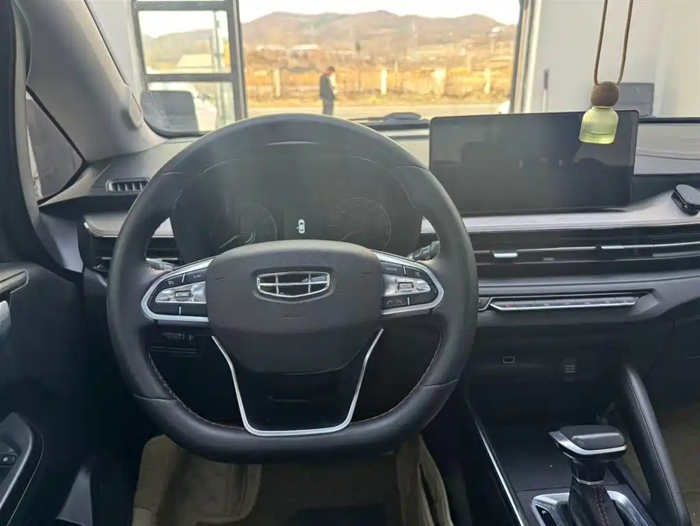 Geely Vision X3 — фото 11