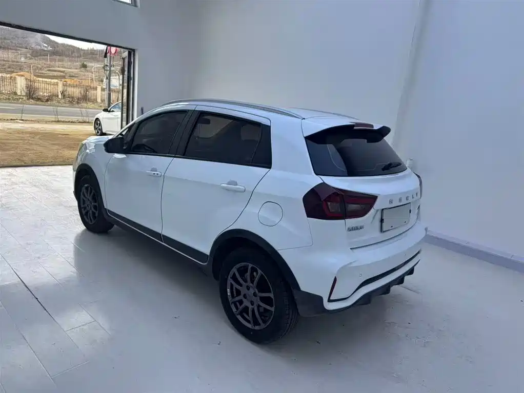 Geely Vision X3 — фото 3