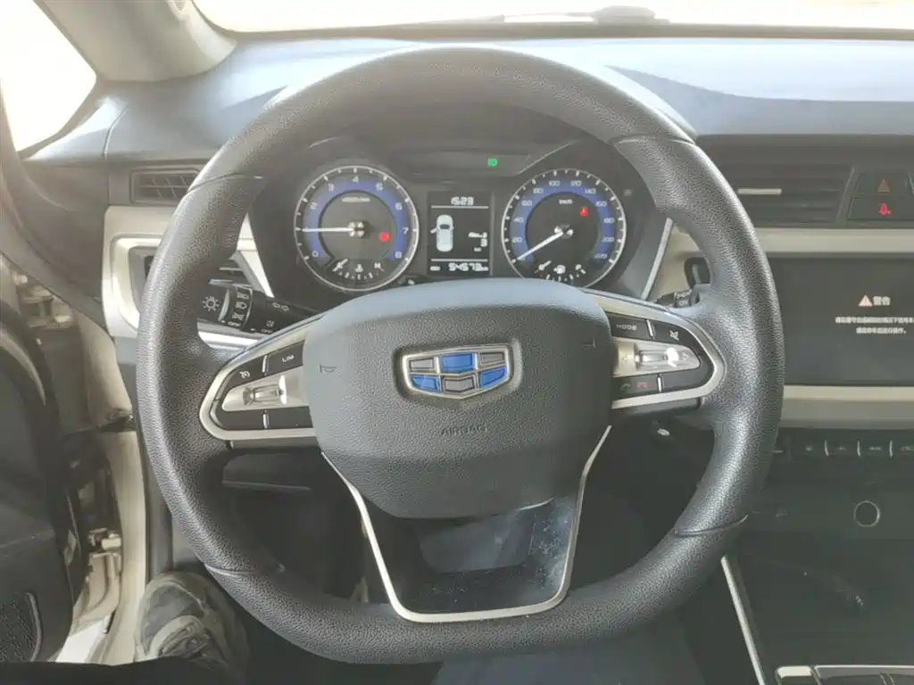Geely Vision X3 — фото 11