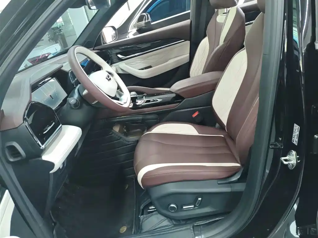 Geely Xingyue L — фото 15