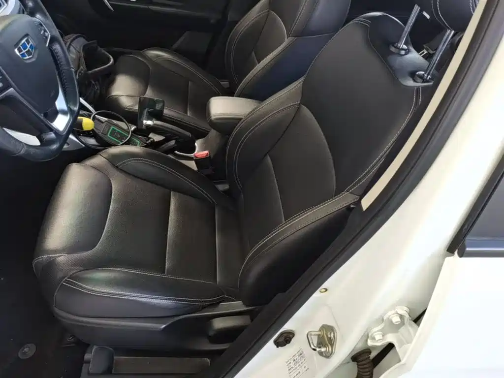 Geely Vision X3 — фото 15