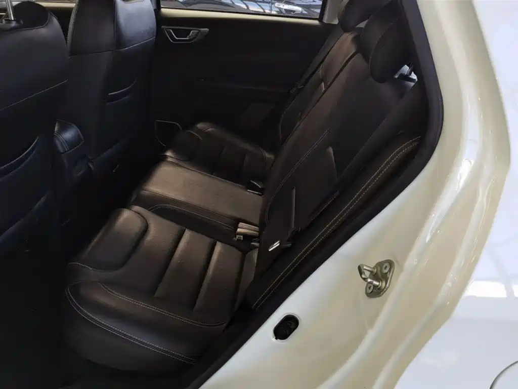 Geely Vision X3 — фото 17