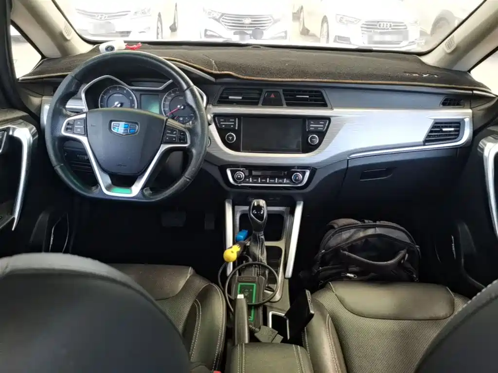 Geely Vision X3 — фото 10