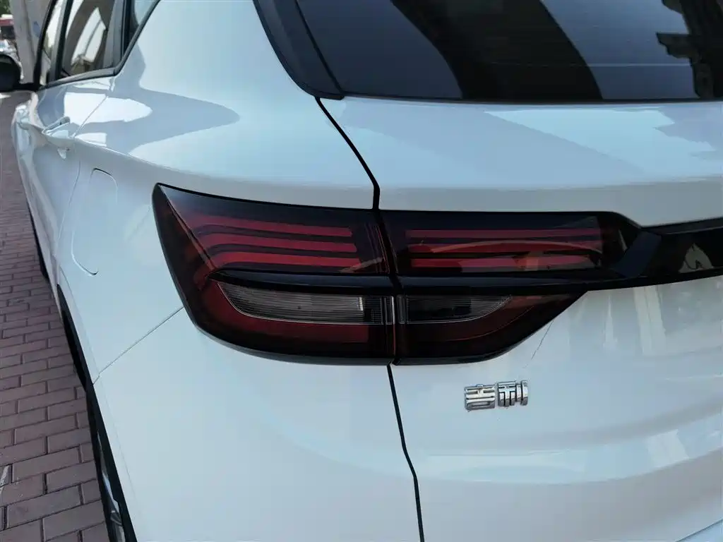 Geely Binyue — фото 16