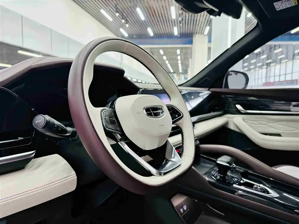 Geely Xingyue L — фото 13