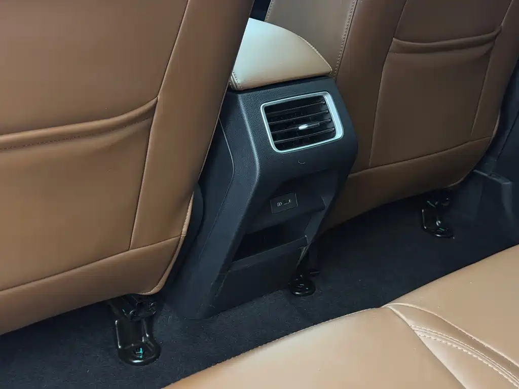 Geely Vision X6 — фото 15