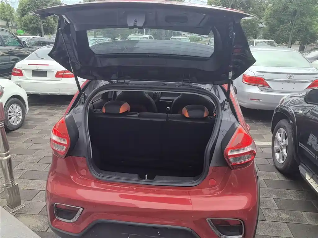 Geely Vision X1 — фото 19