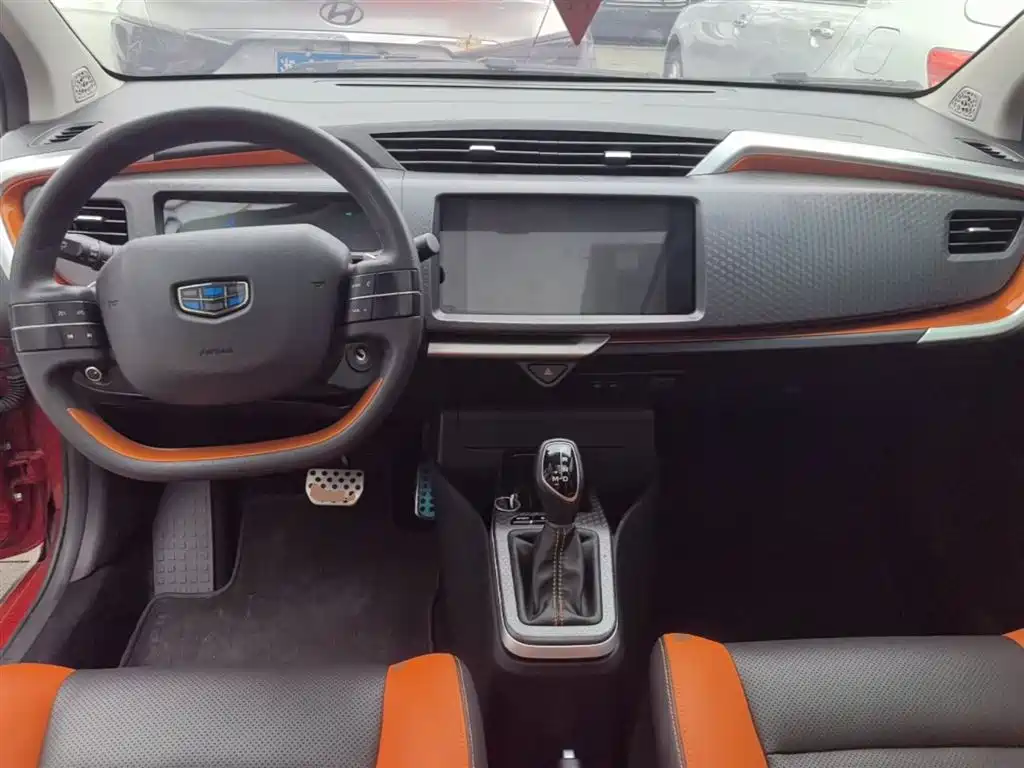 Geely Vision X1 — фото 10