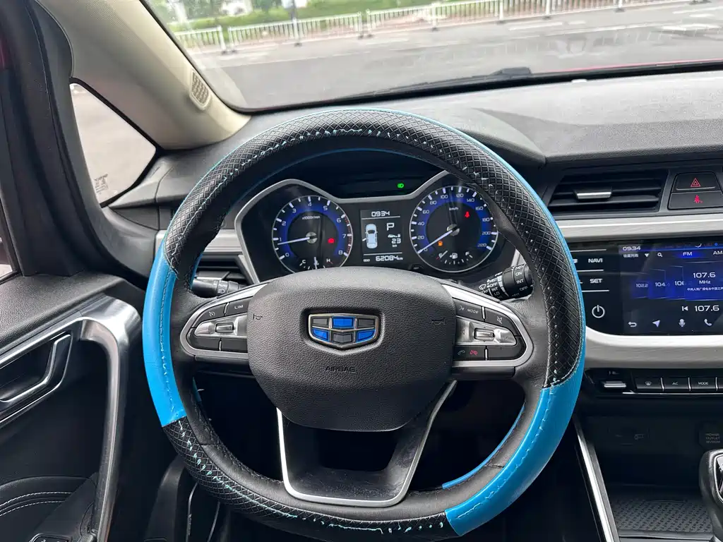 Geely Vision X3 — фото 12