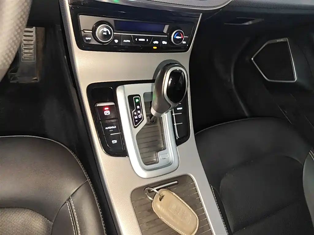 Geely Emgrand GS — фото 14