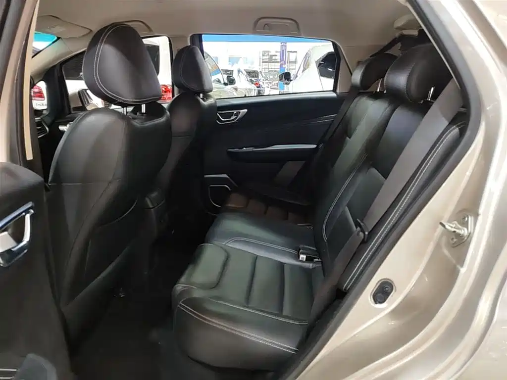 Geely Vision X3 — фото 17