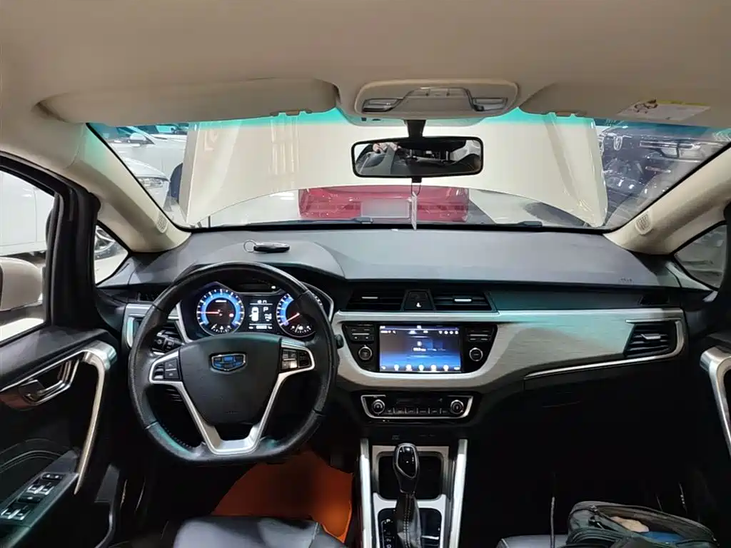 Geely Vision X3 — фото 10