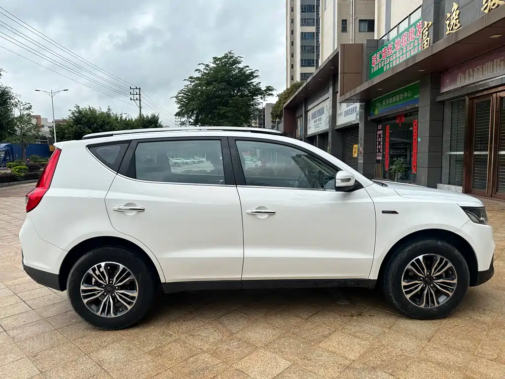 Geely Vision X6 — фото 10
